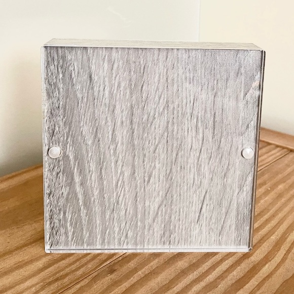 Tahari Accents 32 Tahari Home 4x4 Picture Frame Poshmark